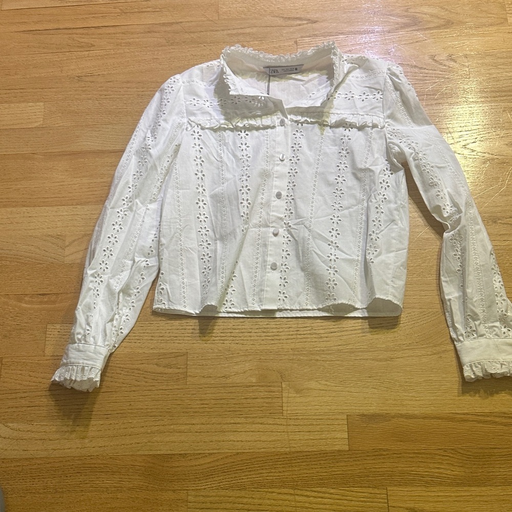 LAST CHANCE OFFER: Zara White Eyelet Blouse NWT
